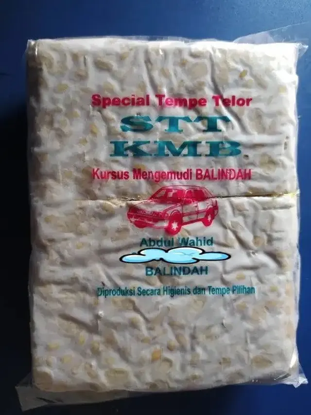 6 Cara Promosi Penjual Tempe Mentah di Plastik Gunakan Nama Merek Nyeleneh Ini Kocak