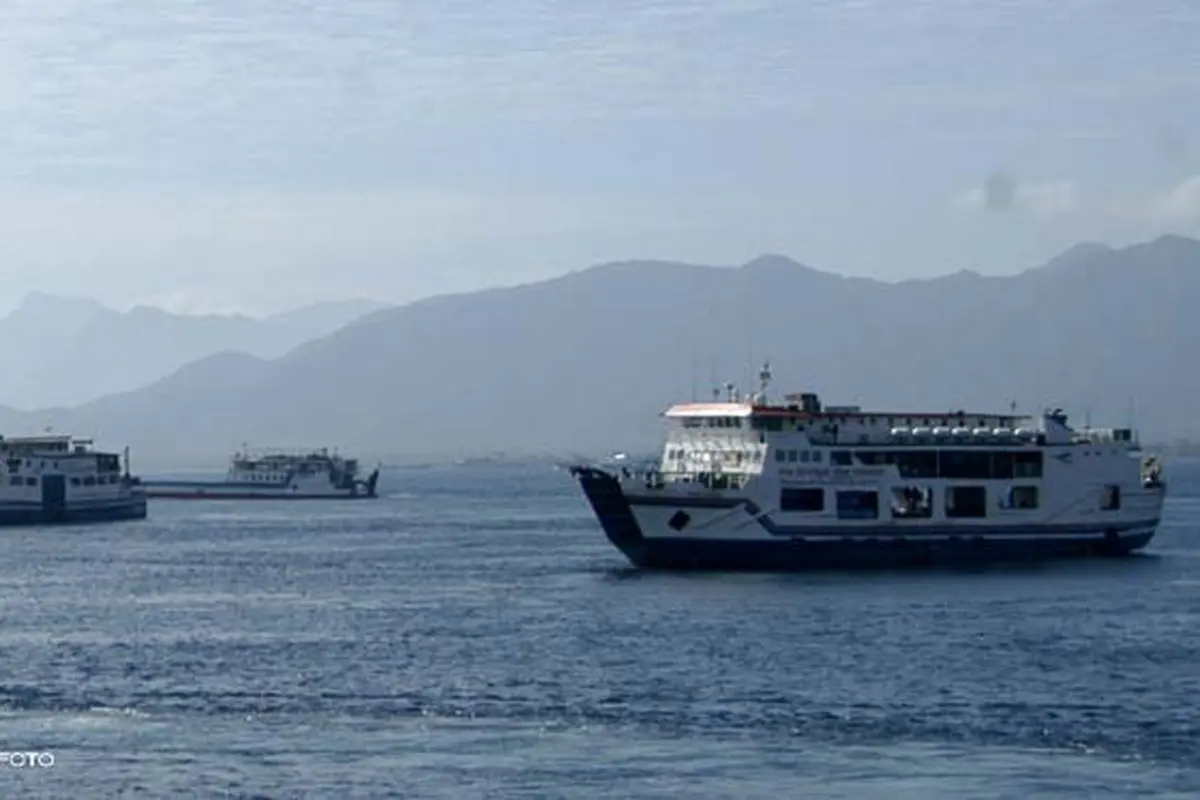 kapal-ferry-130805c.jpg