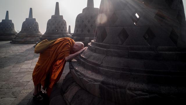 Sambut Waisak, Para Biksu Ziarah ke Candi Borobudur