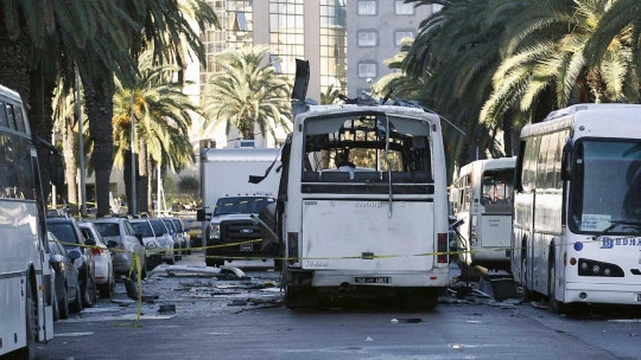 Ini bus pengawal Presiden Tunisia yang dibom pelaku teror