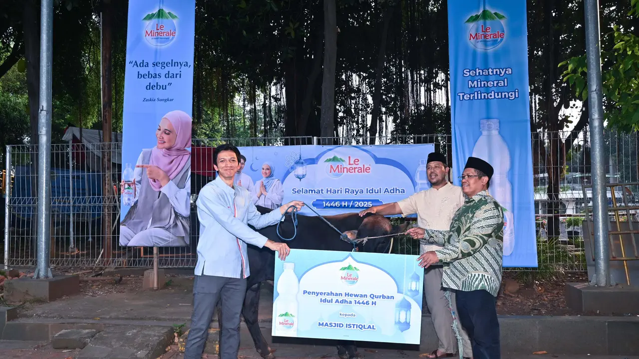 Idul Adha Penuh Berkah, Masjid Istiqlal Gandeng Le Minerale Berbagi Kurban dan Santunan untuk 2.000 Anak Yatim