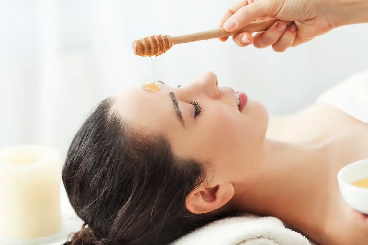 Manfaat dari masker teh hijau dan madu untuk kecantikan kulit alami