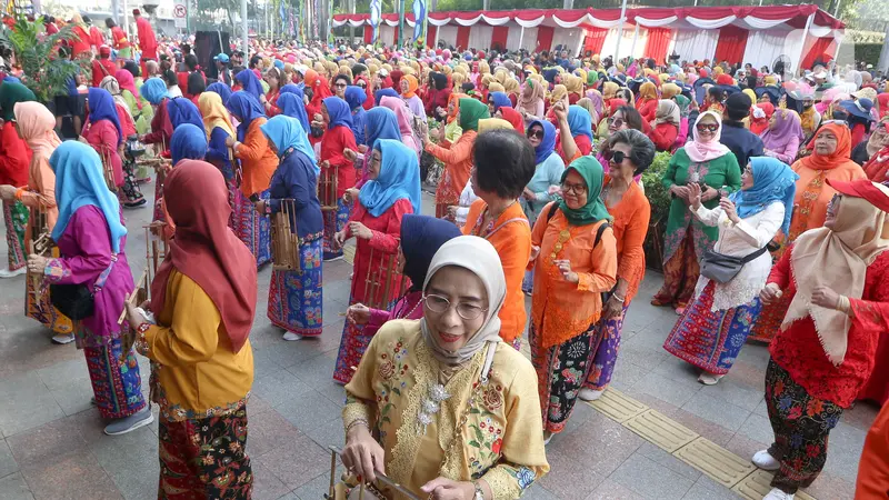 Flashmob berkebaya di CFD