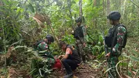 Satgas Pamtas RI-PNG Yonif 132/BS berhasil menggalkan transaksi narkoba jenis ganja di Kampung Mosso, Distrik Muara Tami, Kota Jayapura. (Liputan6.com/ Ist)