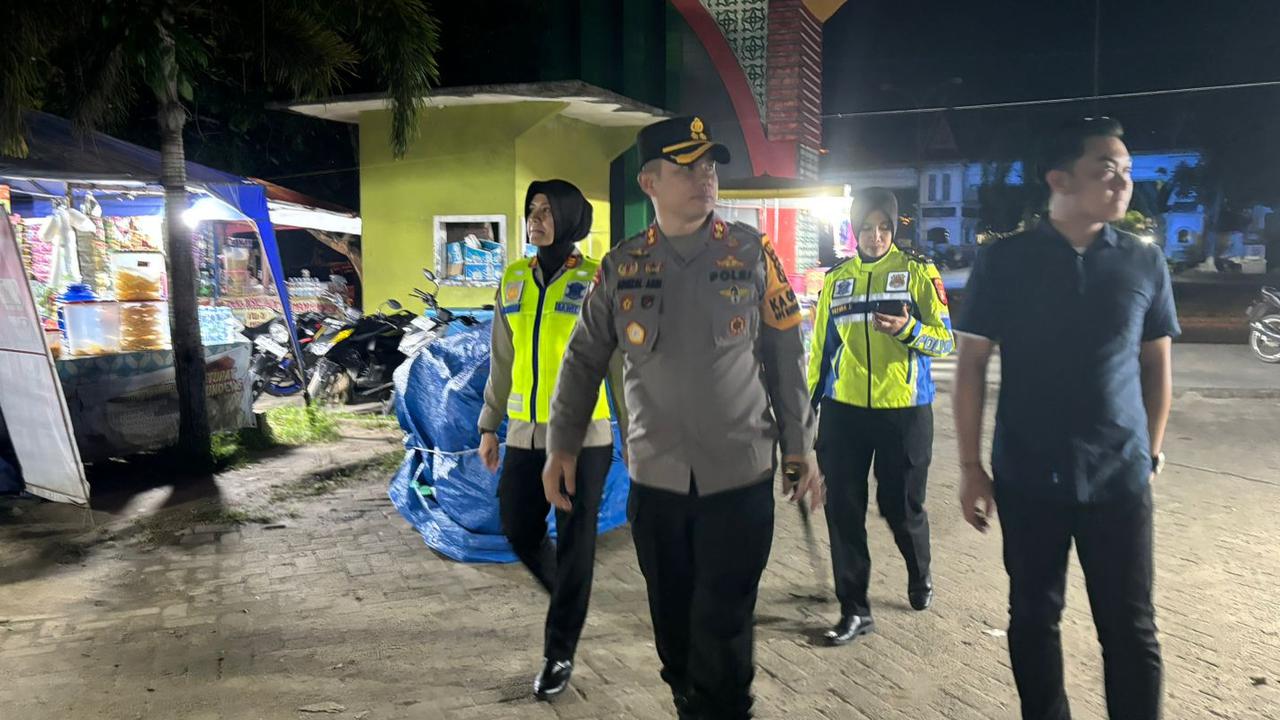 Personel Polri dan TNI di Pelalawan Gelar Patroli Gabungan hingga Larut Malam