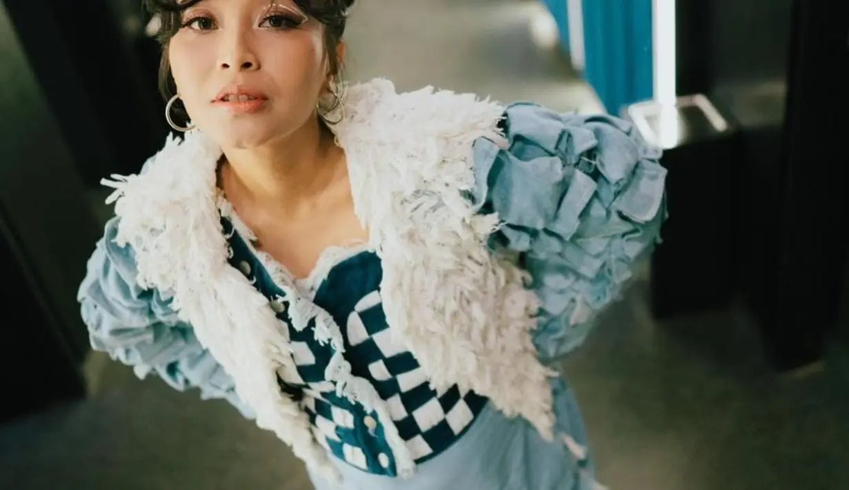 Unggahan tersebut lalu ramai dikomentari netizen. Mereka berdoa agar Rinni dilancarkan dalam persalinan keduanya kelak. [instagram/rinni_w]