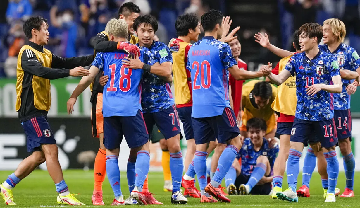 Tim nasional sepak bola Jepang memiliki julukan Samurai Blue atau Samurai Biru. Julukan ini berasal dari sejarah samurai negara ini serta warna biru sebagai warna kebesaran seragam utama mereka. (AP/Shuji Kajiyama)