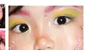 Area mata nampak lebih vibrant dengan eyeshadow kuning, eyeliner biru, dan alis pink. [@krisjianabah]