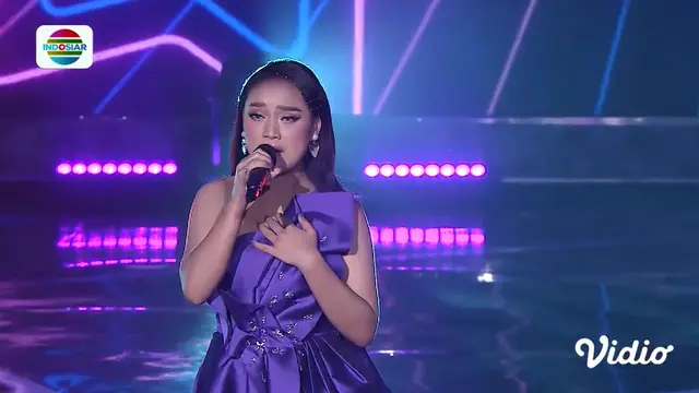 Penampilan Fella (Wonosobo) di Konser Top 24 Result D'Academy 5 Grup 2