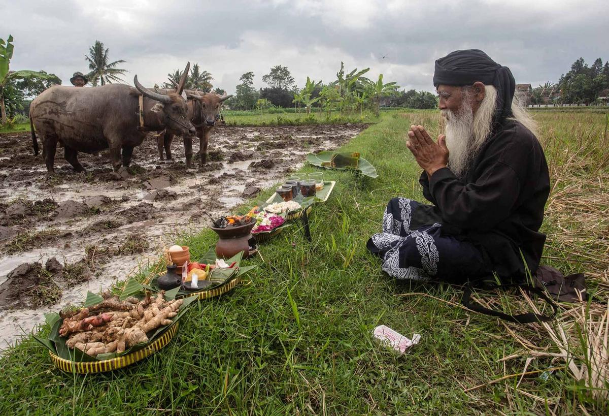 FOTO: Doa Petani Sleman dalam Ritual Adat Megawe