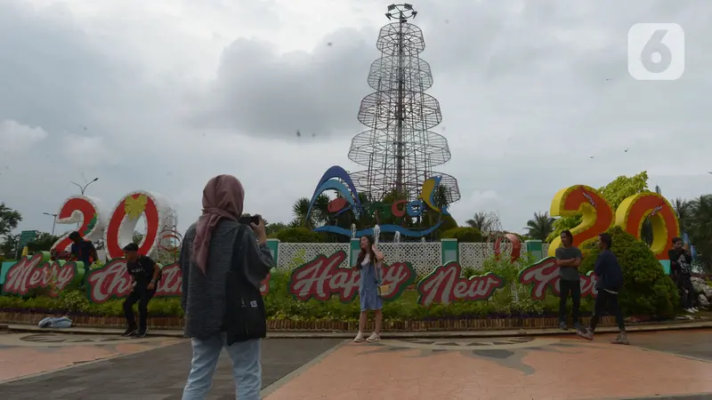 Menikmati Malam Pergantian Tahun di Pantai Lagoon Ancol