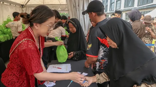 Mewujudkan Kepedulian Sosial Melalui Program CSR Berbagi Kasih: Pembagian Sembako untuk Lansia