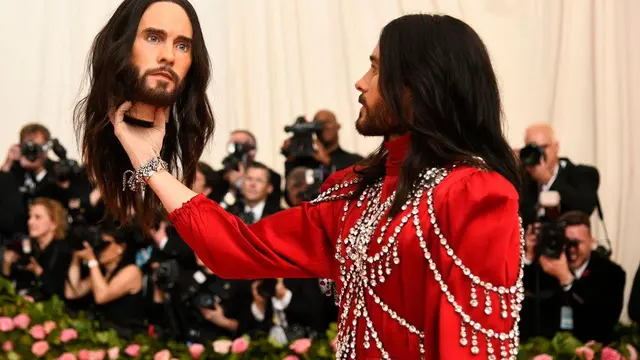 Adu Gaya Penampilan Seleb Hollywood di Met Gala 2019