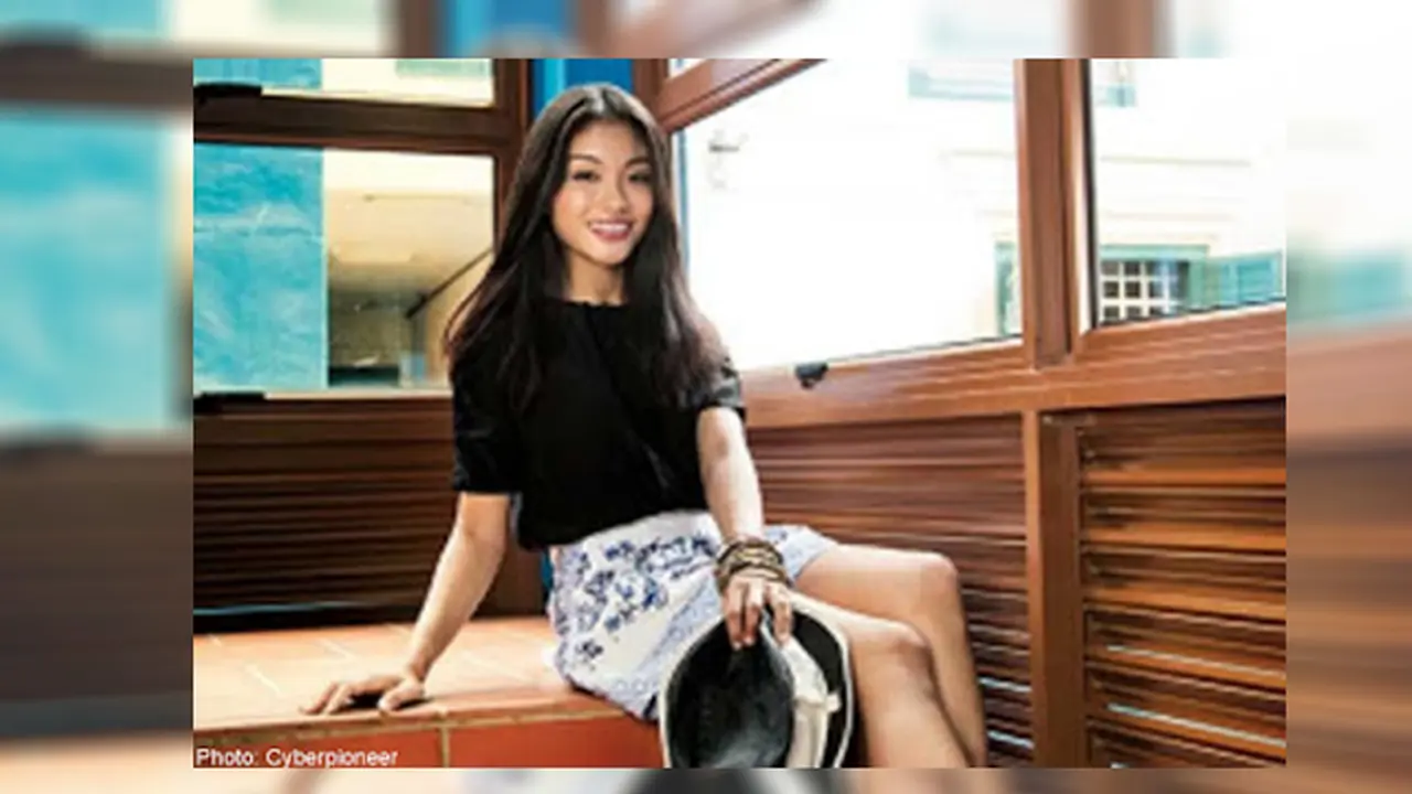 Gabung dengan Angkatan Laut, Cewek Cantik Ini Gegerkan Socmed