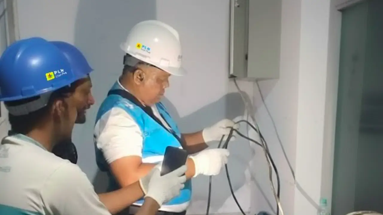 Dukung Pemulihan Sistem Kelistrikan di Wilayah Bencana, PLN Icon Plus Aktivasi Jaringan Komunikasi Gunakan Internet Satelit