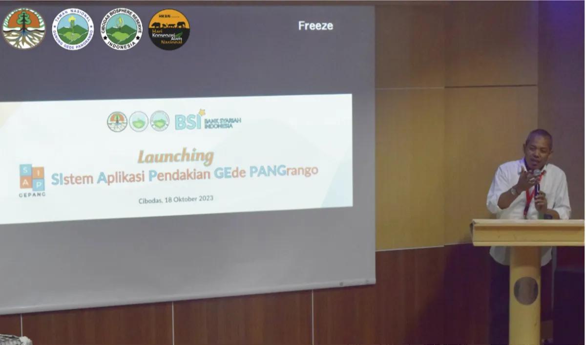 Mencatat pelanggaran<br>