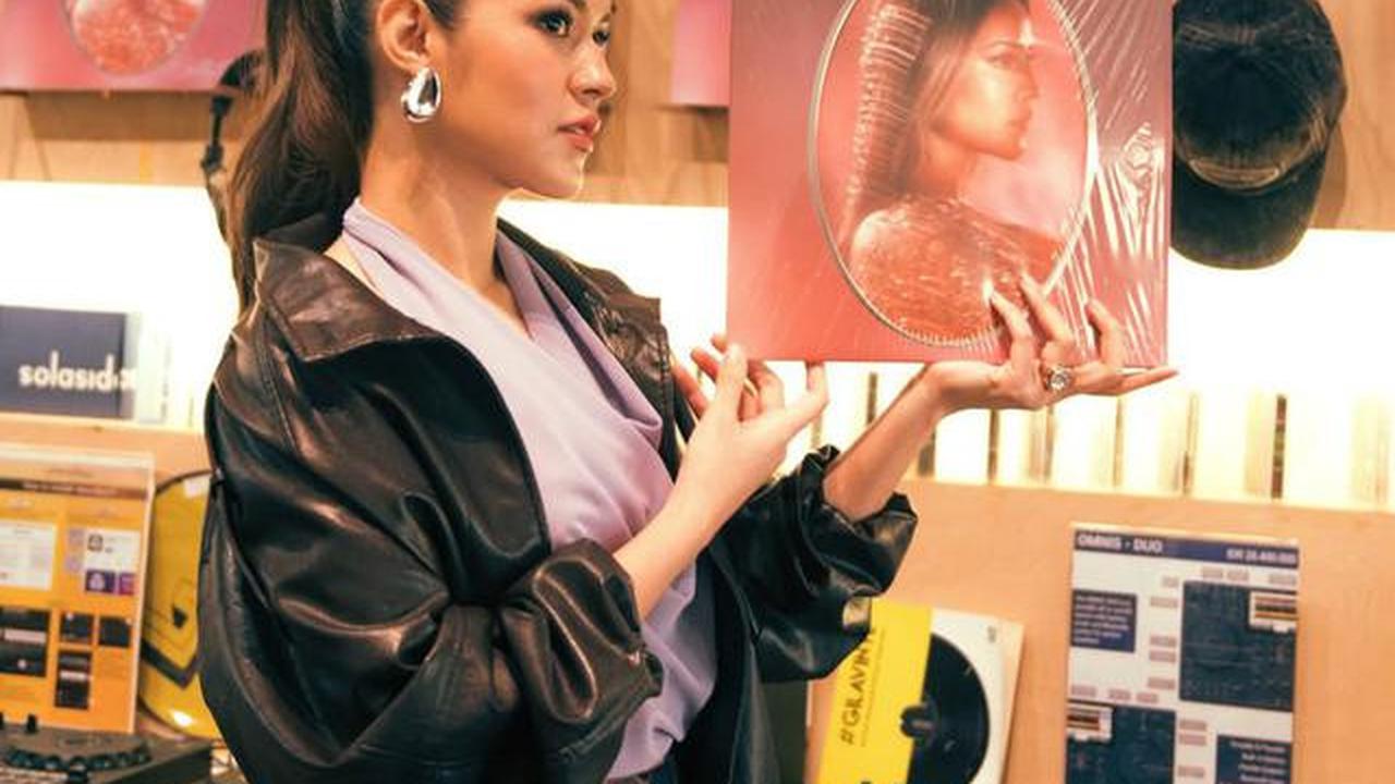 7 Gaya Artis Indonesia Usia 30+ Masuk Daftar Wanita Tercantik 2025, Pesona Awet Muda