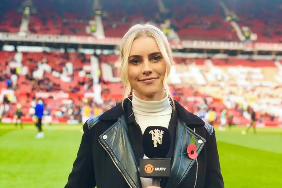 Kirsty Shelts Perempuan Cantik yang Jadi Presenter Manchester United TV