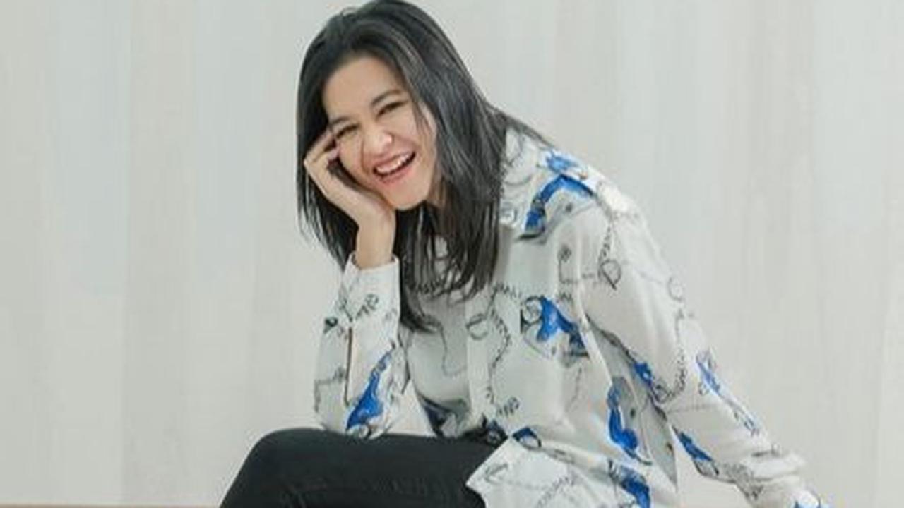 Ini adalah potret terbaru Kahiyang Ayu yang ia unggah di Instagram pribadinya beberapa waktu lalu. Penampilannya sangat langsing.