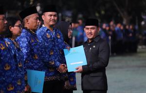 9.051 tenaga honorer Pemerintah Kabupaten Bekasi resmi dilantik sebagai Pegawai Pemerintah dengan Perjanjian Kerja (PPPK) oleh Bupati Bekasi, Ade Kuswara Kunang. (Istimewa)