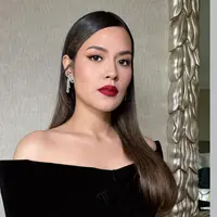 Penampilan Raisa saat konfersi pers konser tunggalnya. [@vagueskin]