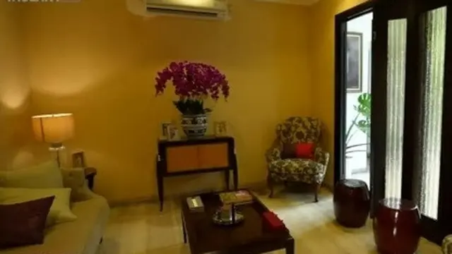 Rossa memperlihatkan kediamannya (YouTube/Taulany TV)