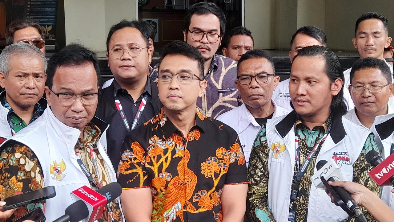 Juru Bicara TPN Ganjar-Mahfud, Aiman Witjaksono penuhi panggilan polisi untuk diperiksa sebagai saksi kasus dugaan penyebaran hoaks tentang aparat kepolisian tidak netral pada Pemilu 2024
