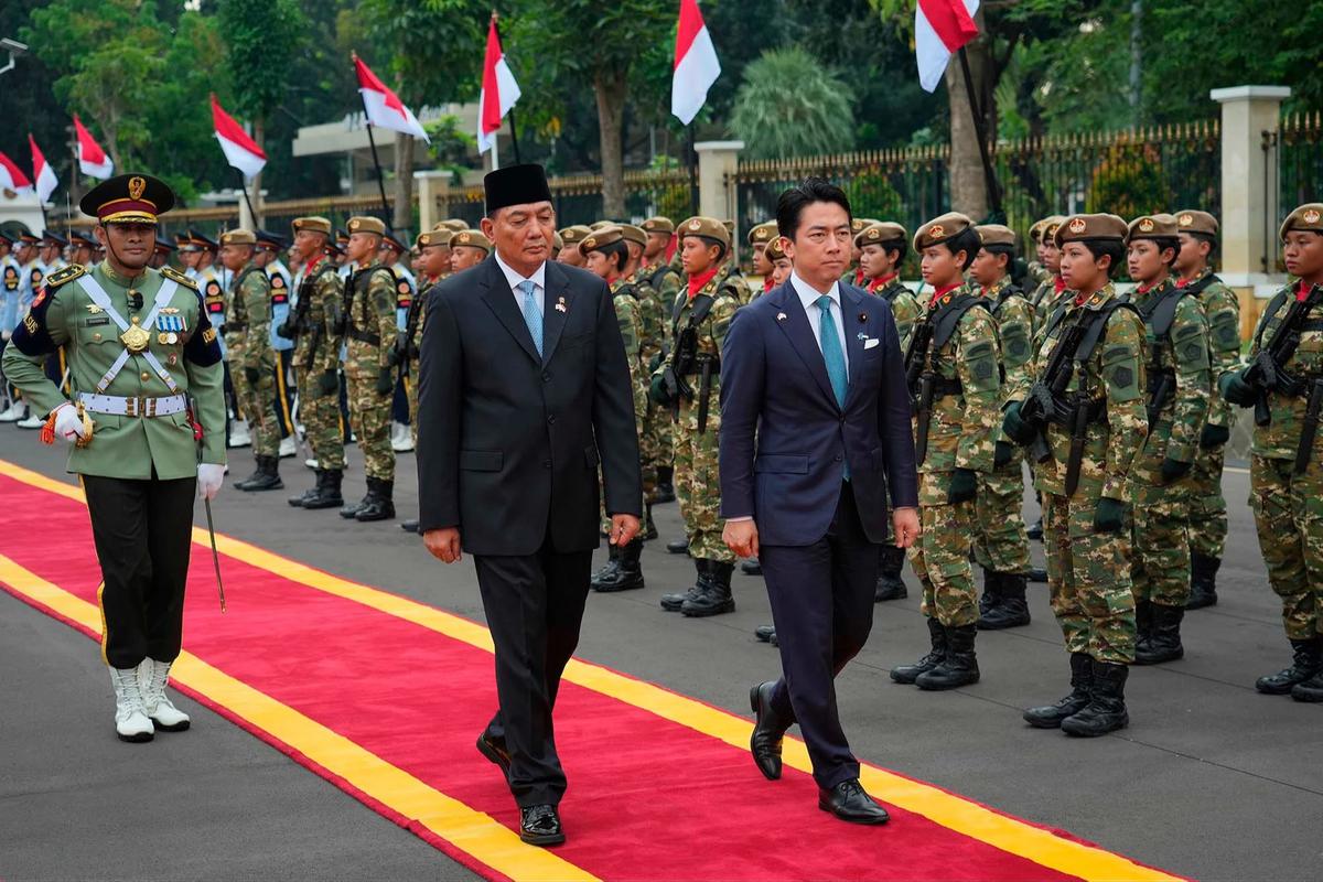 FOTO: Menhan Sjafrie Terima Kunjungan Menhan Jepang di Jakarta