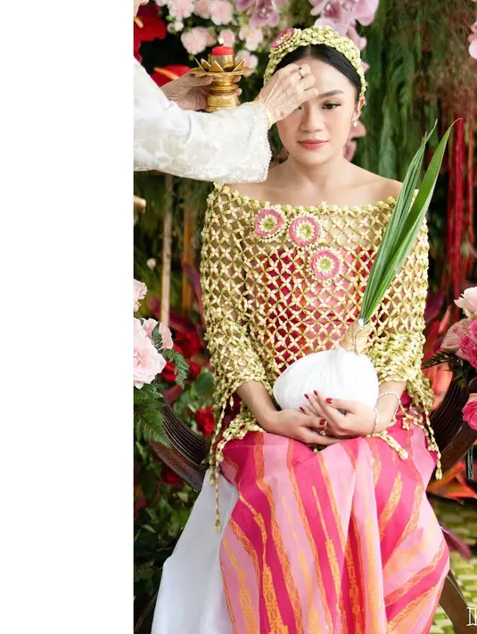 Pada prosesi siraman, Tamara tampak fresh dengan makeup sederhana. [Instagram/ Rasyid Rajasa]