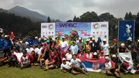 Ratusan Atlet Paralayang Adu Keahlian Mendarat di Puncak