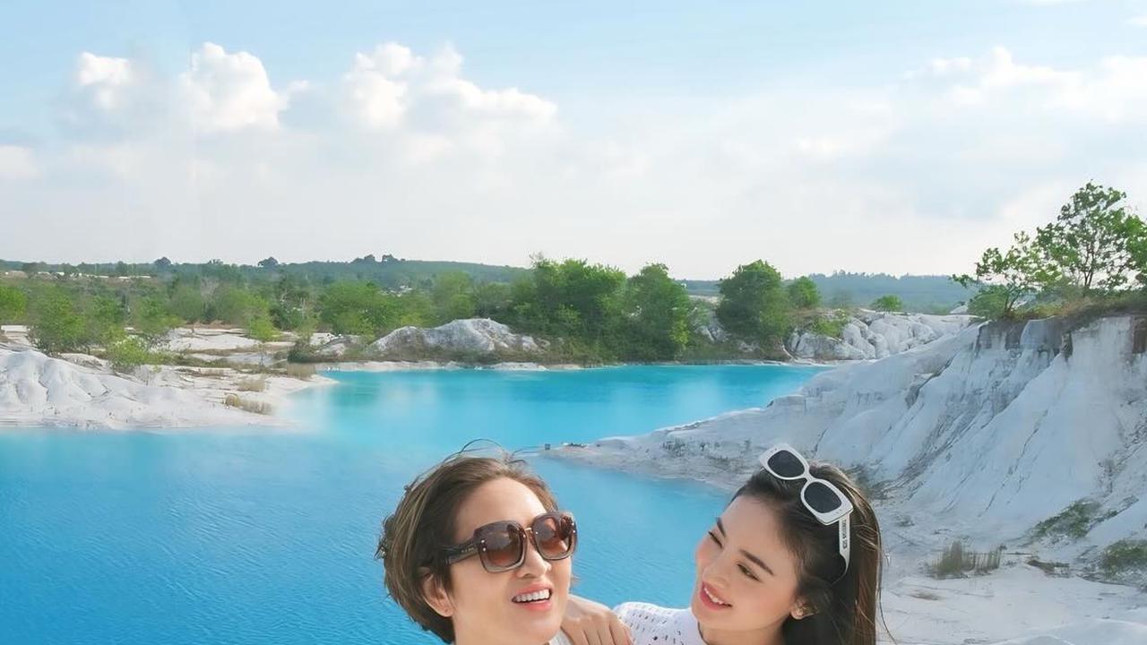 Potret Natasha Wilona di Bangka