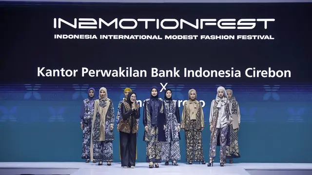 Nina Nugroho Tampilkan 8 Koleksi Terbaru Bernuansa Batik Ciwaringin Cirebon