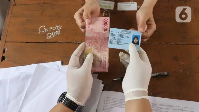 FOTO: Pemprov Banten Salurkan Bansos kepada Warga Terdampak COVID-19