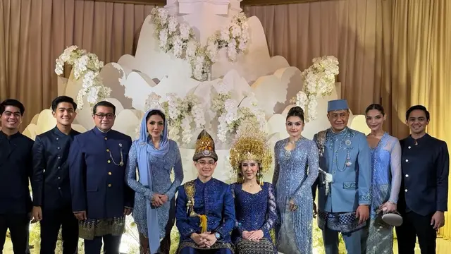 Nurah Syahfirah saat Dampingi Anak Sambungnya Teuku Rassya akad nikah. [@tengkunadiraadn]