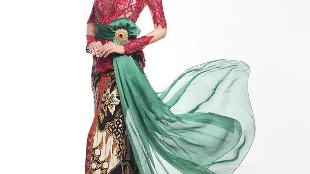 6 Gaya Ghina Raihanah saat Pakai Kebaya, Elegan Memesona