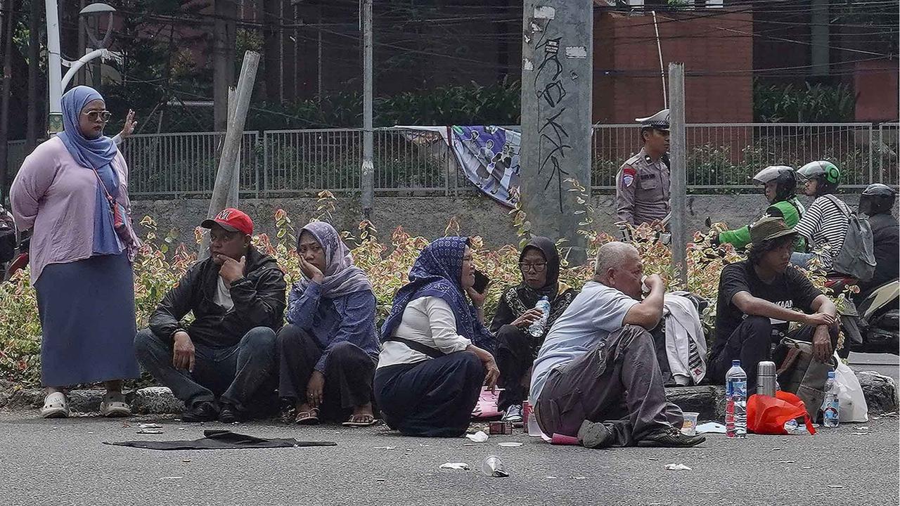 FOTO: Pasar Hewan Barito Rata dengan Tanah, Pedagang Direlokasi ke Lenteng Agung