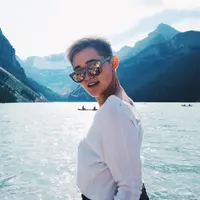 Penampilan Gisela Cindy ketika menempuh pendidikan di luar negeri sempat mencuri perhatian. Ia memotong cepak dan mewarnai rambutnya berwarna silver. (Foto: instagram.com/giselacindy12)