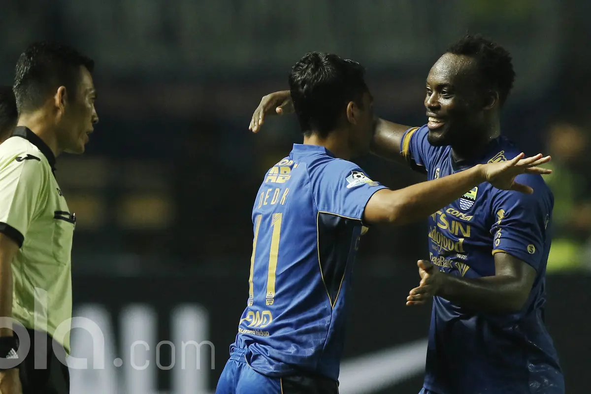 Debut Pemain Persib Bandung, Michael Essien dan Carlton Cole