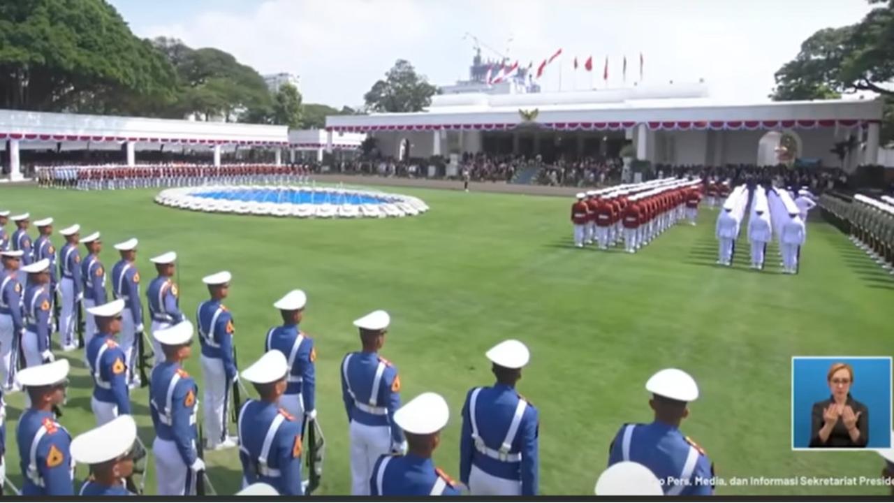 VIDEO: Momen Taruna TNI Peka Pegangi Tangan Temannya Nyaris Pingsan saat Upacara di Istana