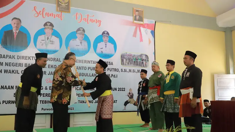 Dirjen Bina Pemdes mengukuhkan Desa Purwodadi Jambi sebagai pelopor desa pencak silat.