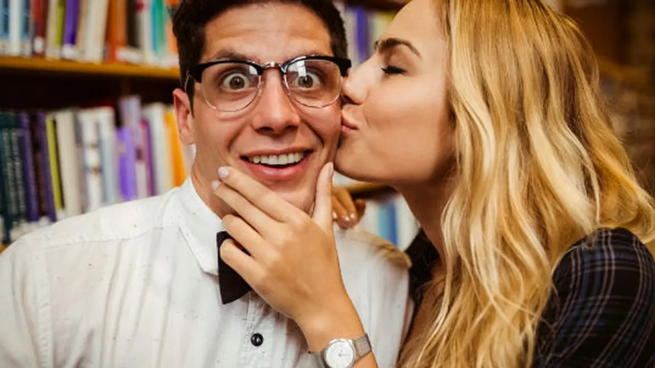 Wanita seksi jatuh cinta pada pria cerdas