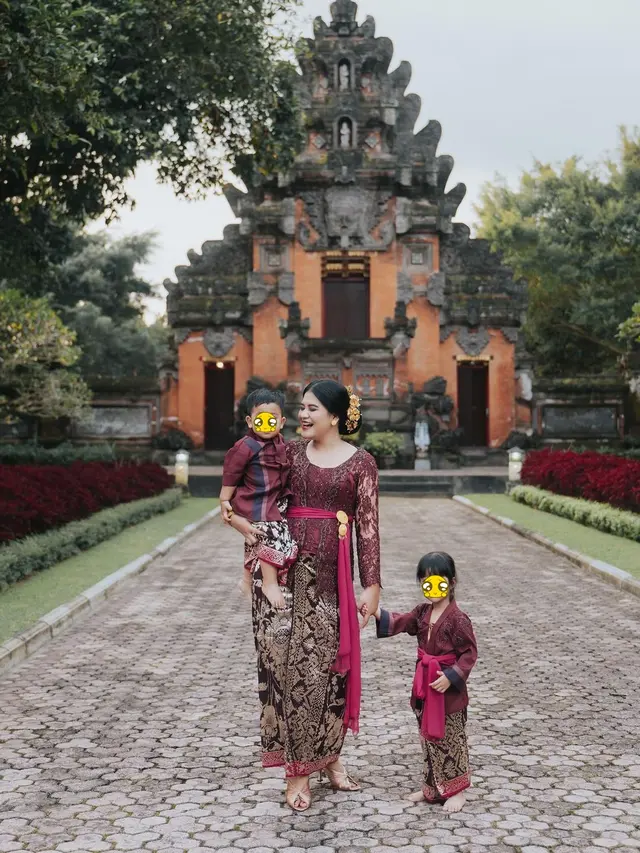 Tengah Hamil Anak Ketiga, Ini 6 Potret Kahiyang Ayu Momong Dua Buah Hatinya