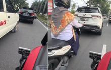 Viral Aksi Pria Pemotor Bantu Buka Jalan untuk Ambulans yang Kesulitan Melintas, Banjir Pujian