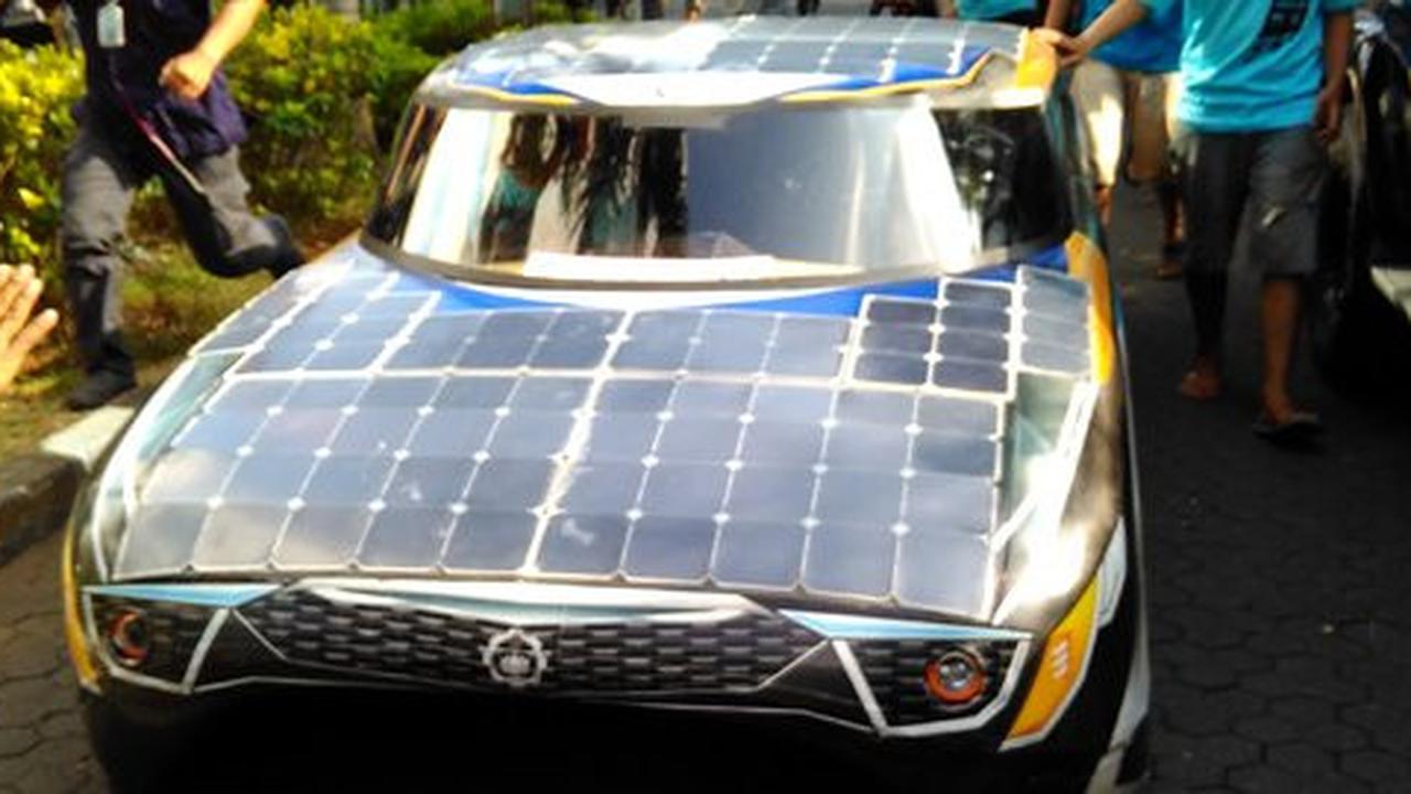 Mohon doa, mobil tenaga surya ITS akan berlaga di Australia