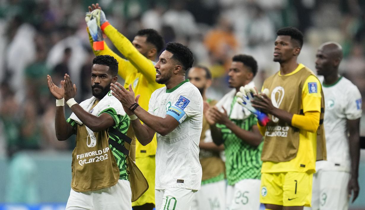 Herve Renard pun akhirnya gagal membawa Arab Saudi mengulangi pencapaian mereka lolos ke babak 16 besar yang terjadi pada Piala Dunia 1994 di Amerika Serikat. (AP/Manu Fernandez)