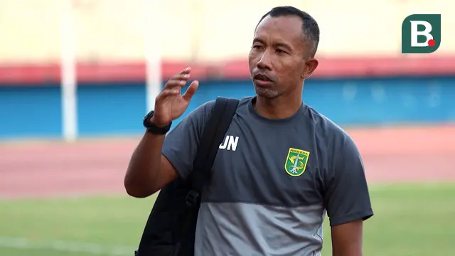 Uston Nawawi