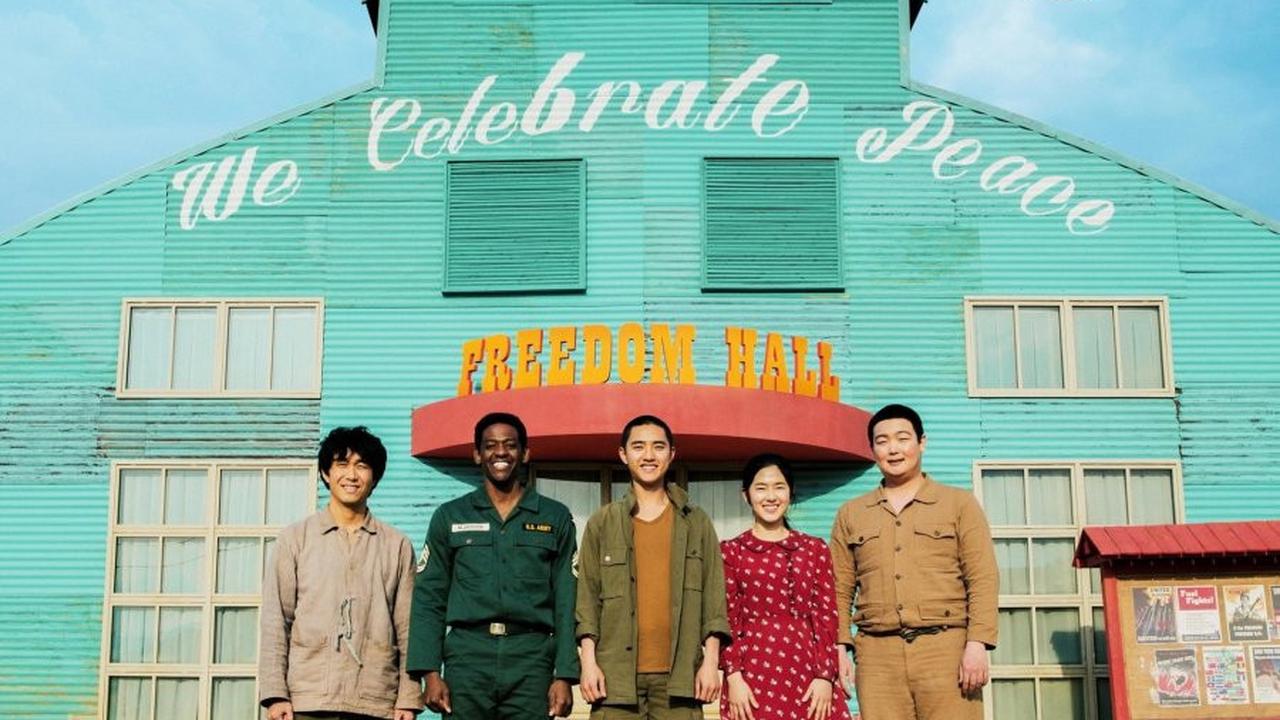 6 Rekomendasi Film Korea yang Dibintangi Idol, Populer - Punya Rating Tinggi