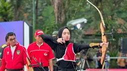 Bagi beberapa netizen, status Inara sebagai janda pun menambah dimensi lain dalam perbincangan ini. Ada kekhawatiran bahwa interaksi seperti ini bisa menimbulkan kesalahpahaman, mengingat Inara baru saja bercerai dari Virgoun. Terlebih, Ricky sendiri telah lama menikah dan dikenal sebagai sosok yang menjaga hubungan rumah tangganya. (Liputan6.com/IG/@mommy_starla)