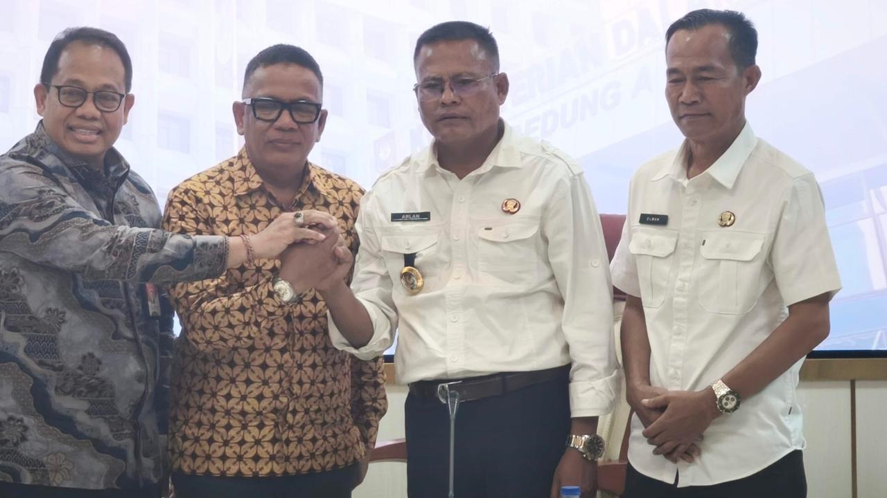 Wali Kota Prabumulih Arlan Akui Salah dan Minta Maaf, Jelaskan Kronologi Anak Bawa Mobil ke Sekolah