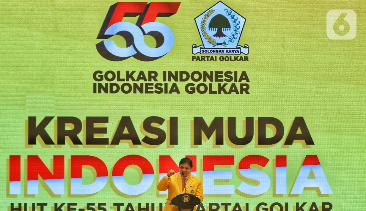 Ketua Umum Partai Golkar Airlangga Hartarto memberi sambutan dalam peringatan HUT ke-55 Partai Golkar di Jakarta, Rabu (6/11/2019). HUT ke-55 Partai Golkar mengangkat tema '55 Tahun Partai Golkar Bersatu untuk Negeri Berkarya untuk Bangsa'. (Liputan6.com/JohanTallo)